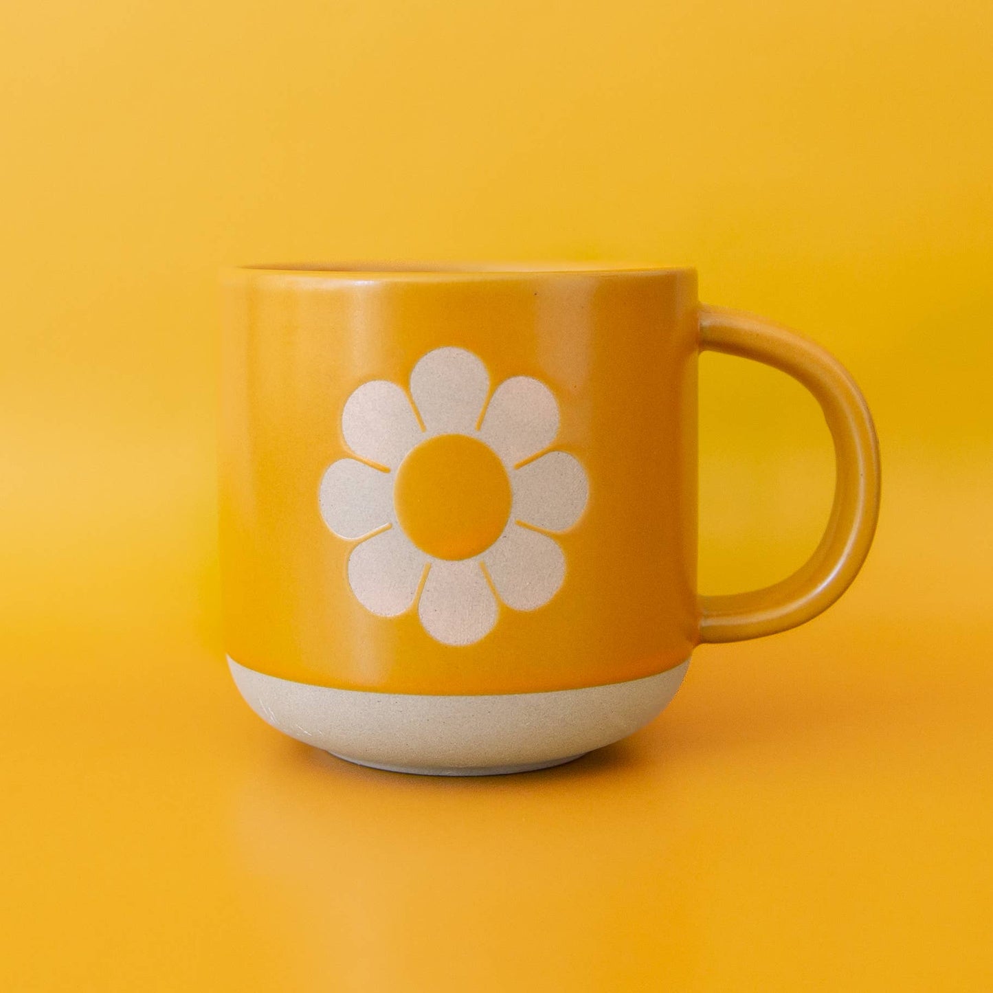 Set of 4 Retro Flower Ceramic Mug | Groovy '70s Themed Floral Mug in Sunshine Orange-Yellow