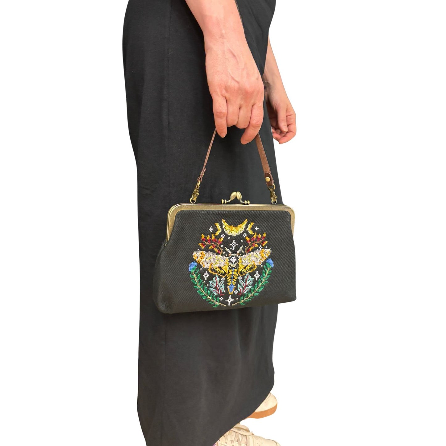 Skull Head Moth Vintage Kisslock Bag | Embroidered Design Handheld Shoulder Bag