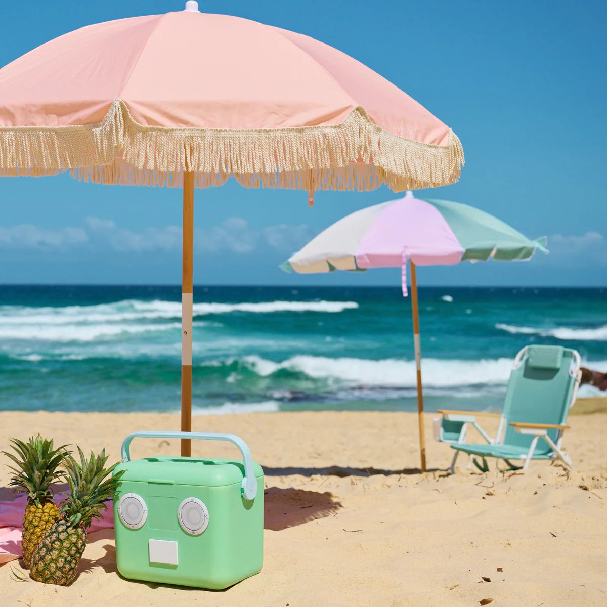 Sunnylife Beach Cooler Box Sounds in Mint | Cooler and Travel Speaker | Retro