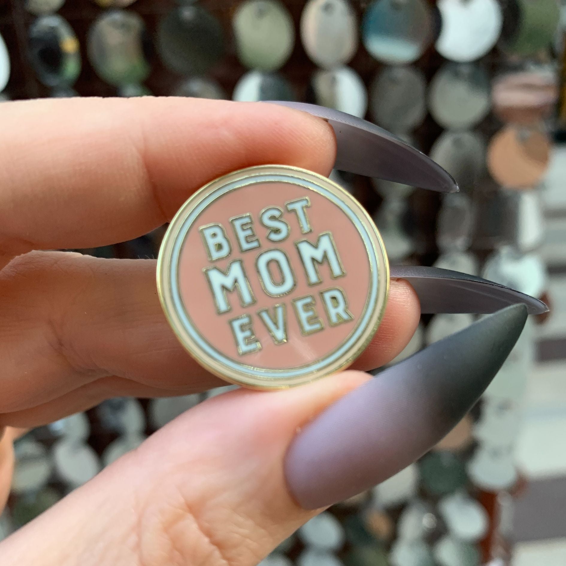 The Best Mom Ever Round Pink Enamel Pin on Gift Card