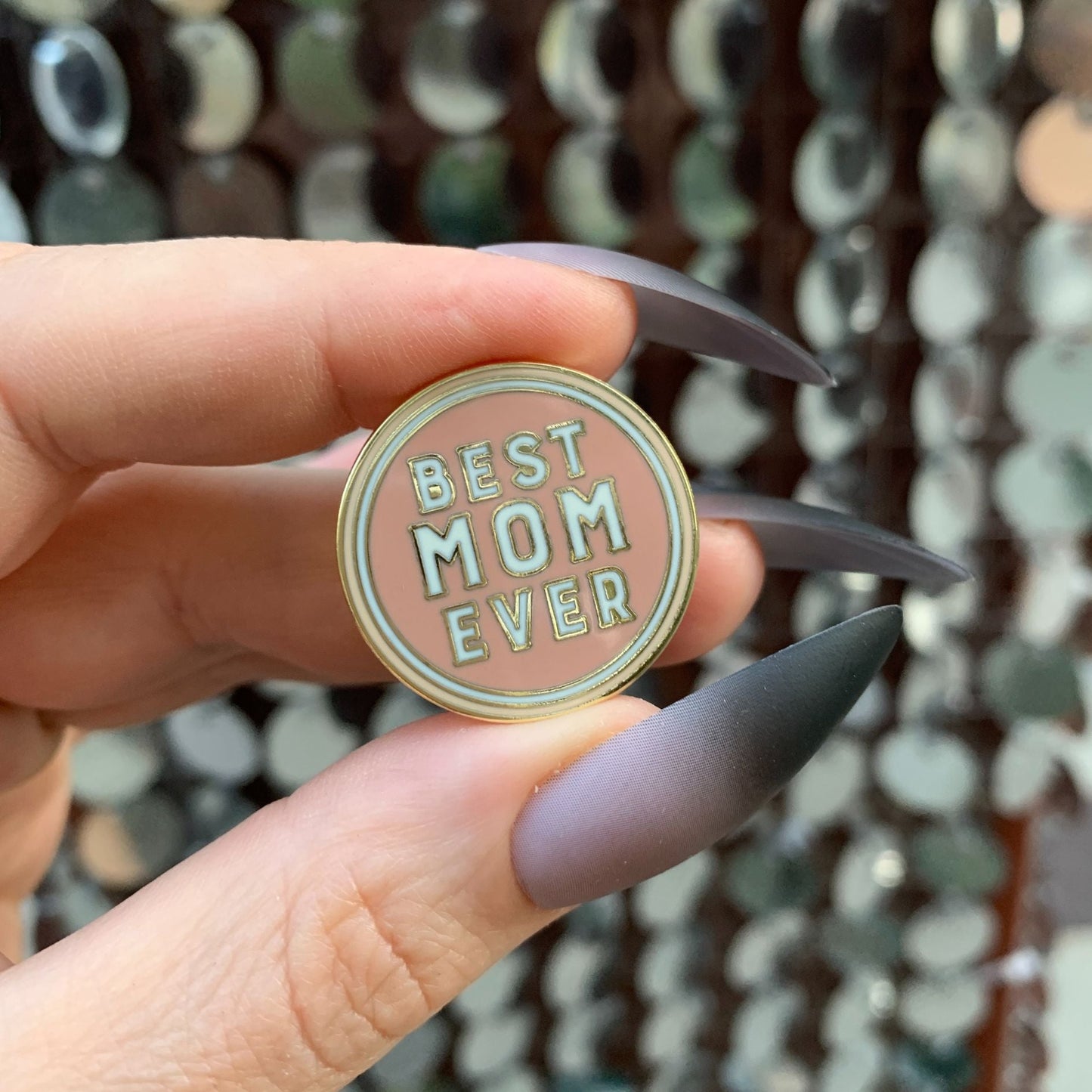 The Best Mom Ever Round Pink Enamel Pin on Gift Card