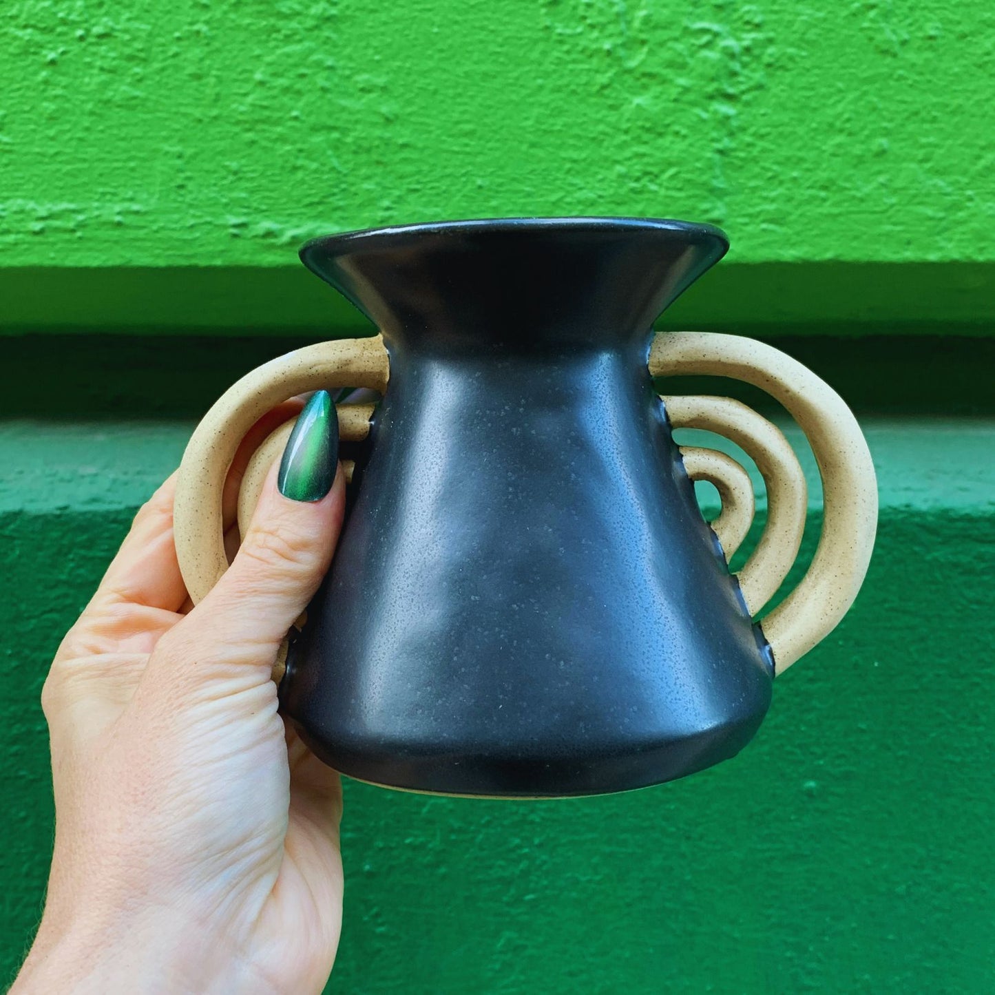 Triomphe Handle Vase | Minimalist Black and Gold | 4.5" Tall