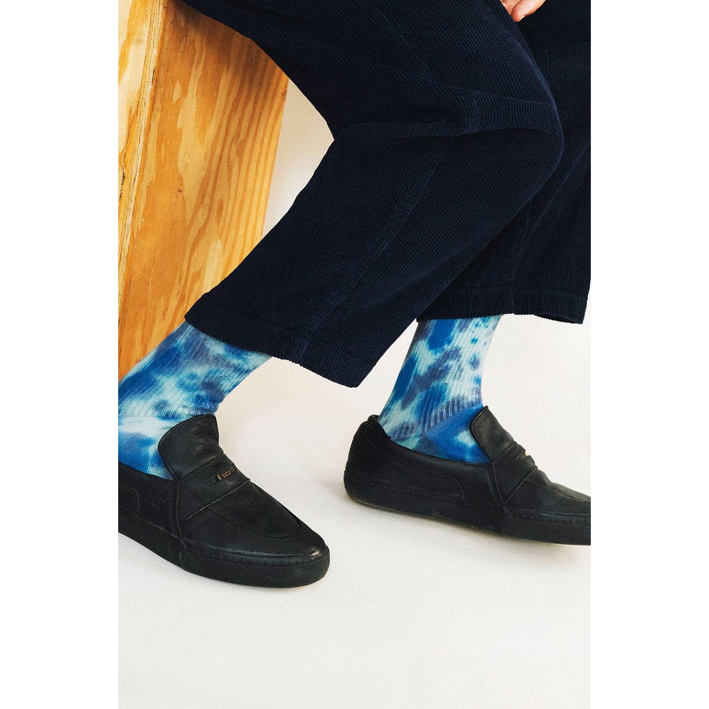 Trippy Crew Socks in Caramel and Cloudy Tie Dye | Seamless Toe Men 9 to 12