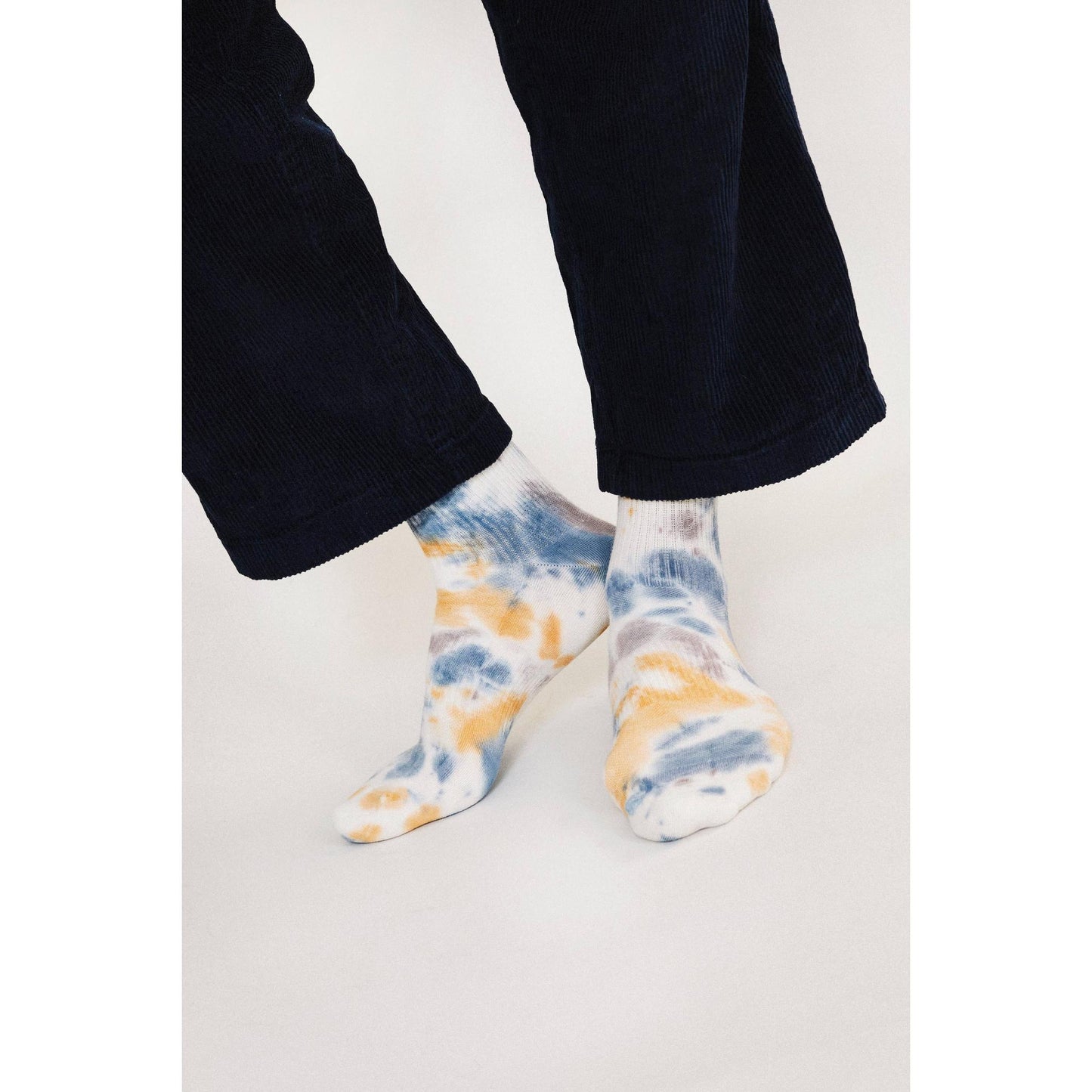 Trippy Crew Socks in Caramel and Cloudy Tie Dye | Seamless Toe Men 9 to 12