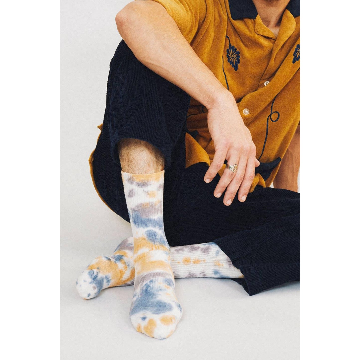 Trippy Crew Socks in Caramel and Cloudy Tie Dye | Seamless Toe Men 9 to 12