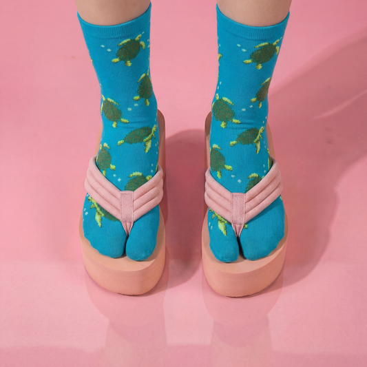 Turquoise Sea Turtle Split Toe Tabi Socks | Big Toe Flip Flop Socks | Japanese Style Crew Socks