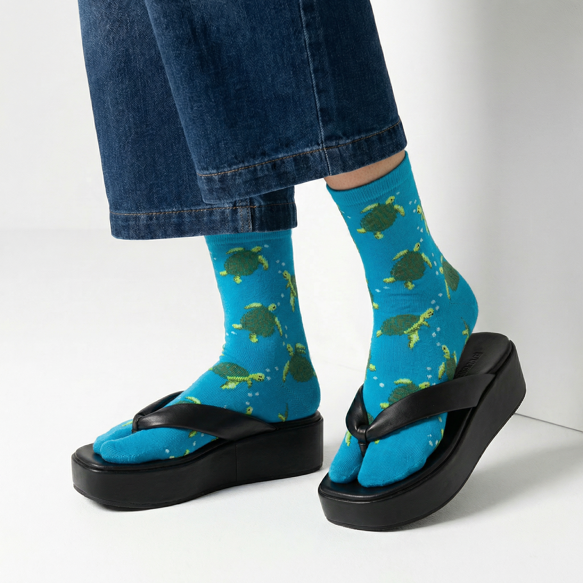 Turquoise Sea Turtle Split Toe Tabi Socks | Big Toe Flip Flop Socks | Japanese Style Crew Socks