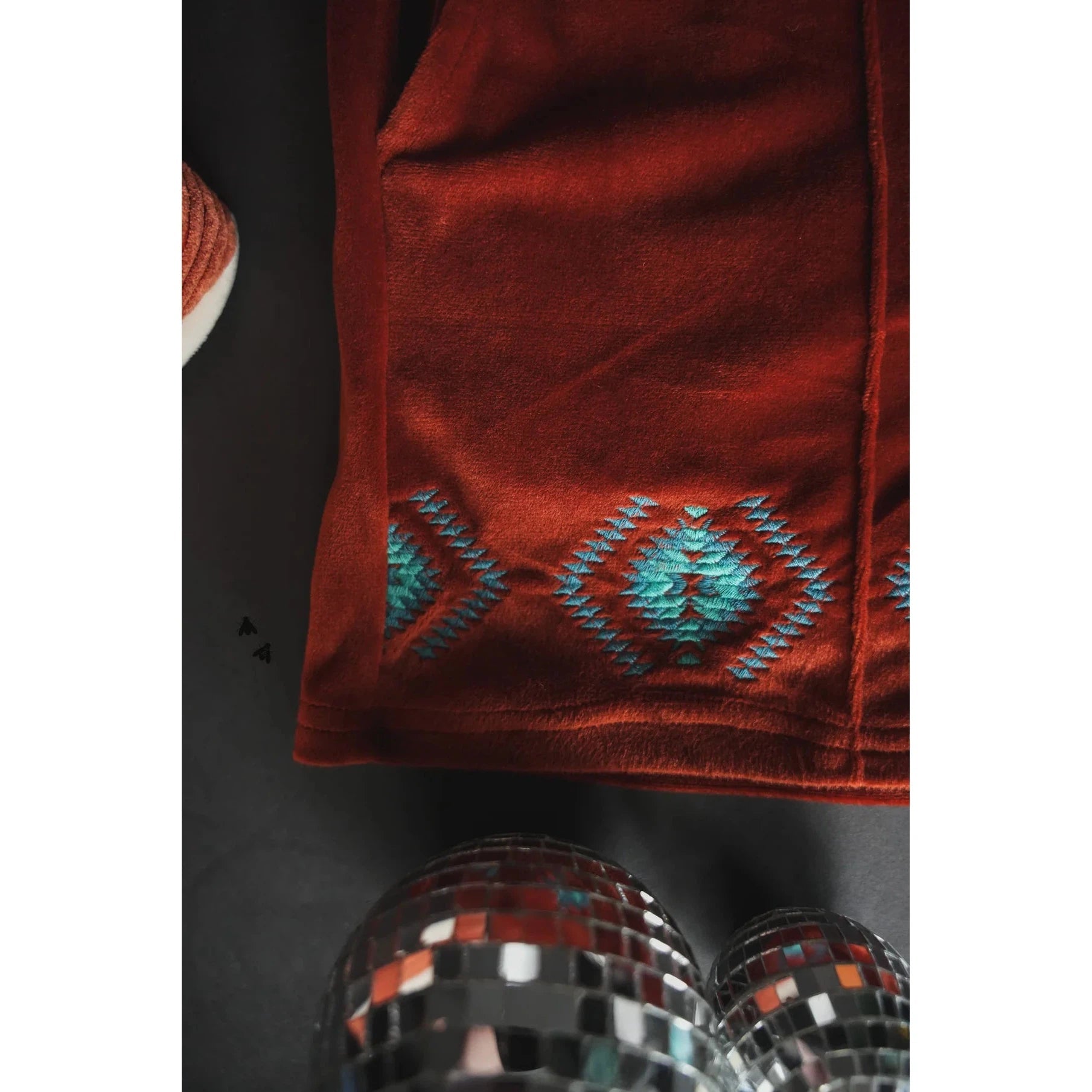 Ultra Soft Velvet Shorts "The Queensmans Mesa" Western Style