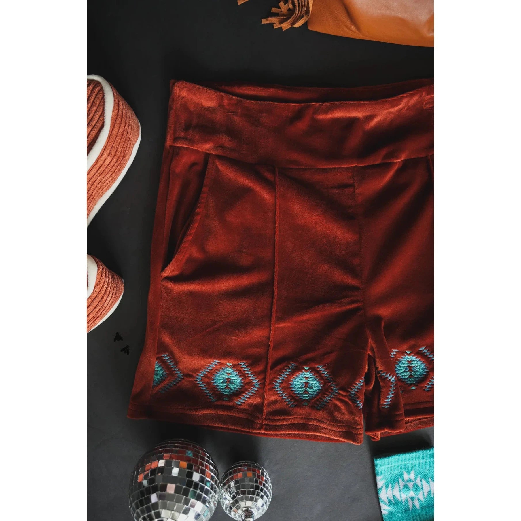 Ultra Soft Velvet Shorts "The Queensmans Mesa" Western Style