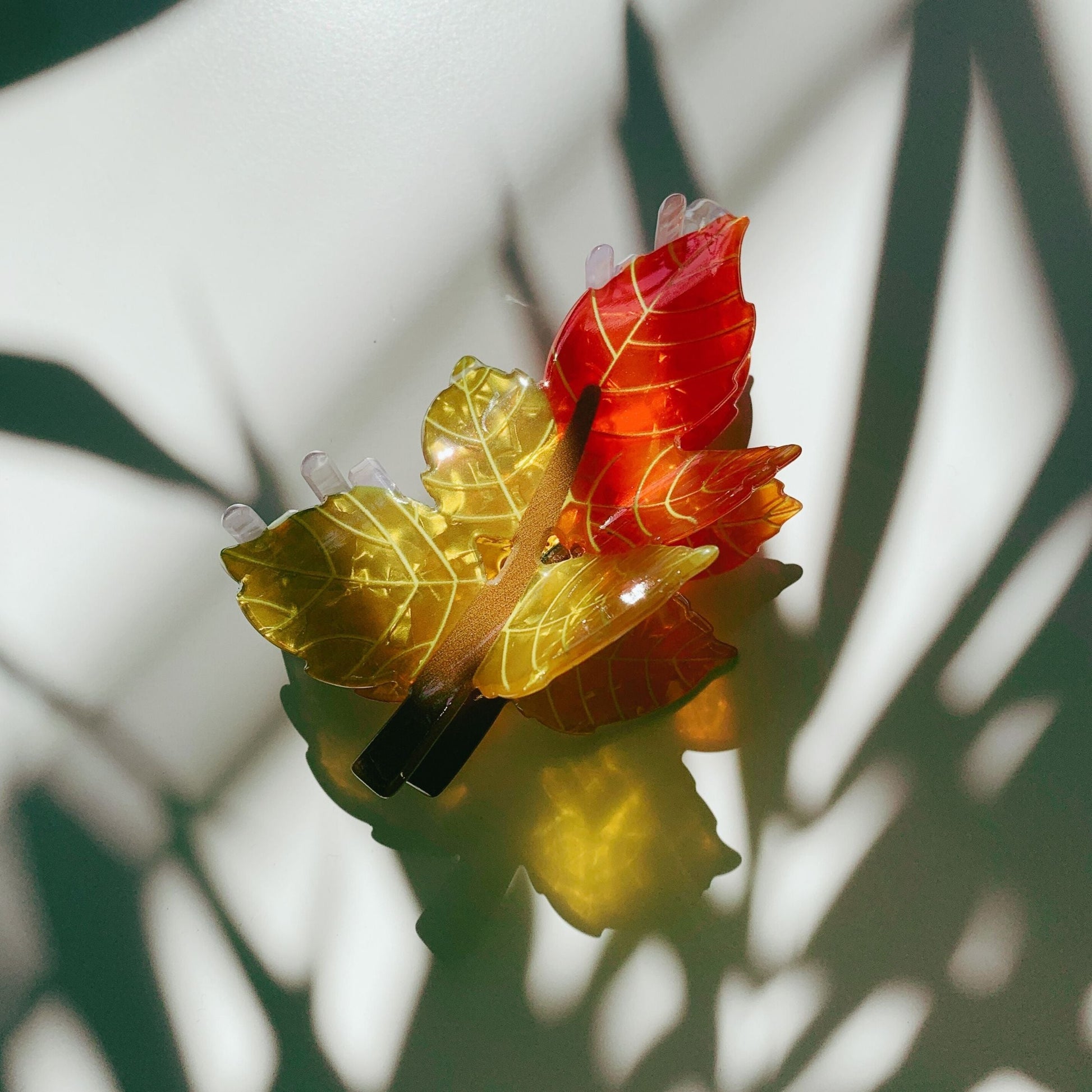 Velvet Claws Autumn Leaf Hair Clip | Claw Clip in Velvet Travel Bag