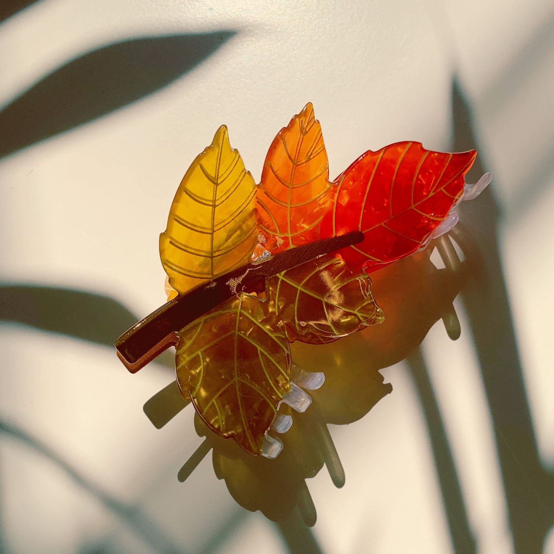 Velvet Claws Autumn Leaf Hair Clip | Claw Clip in Velvet Travel Bag