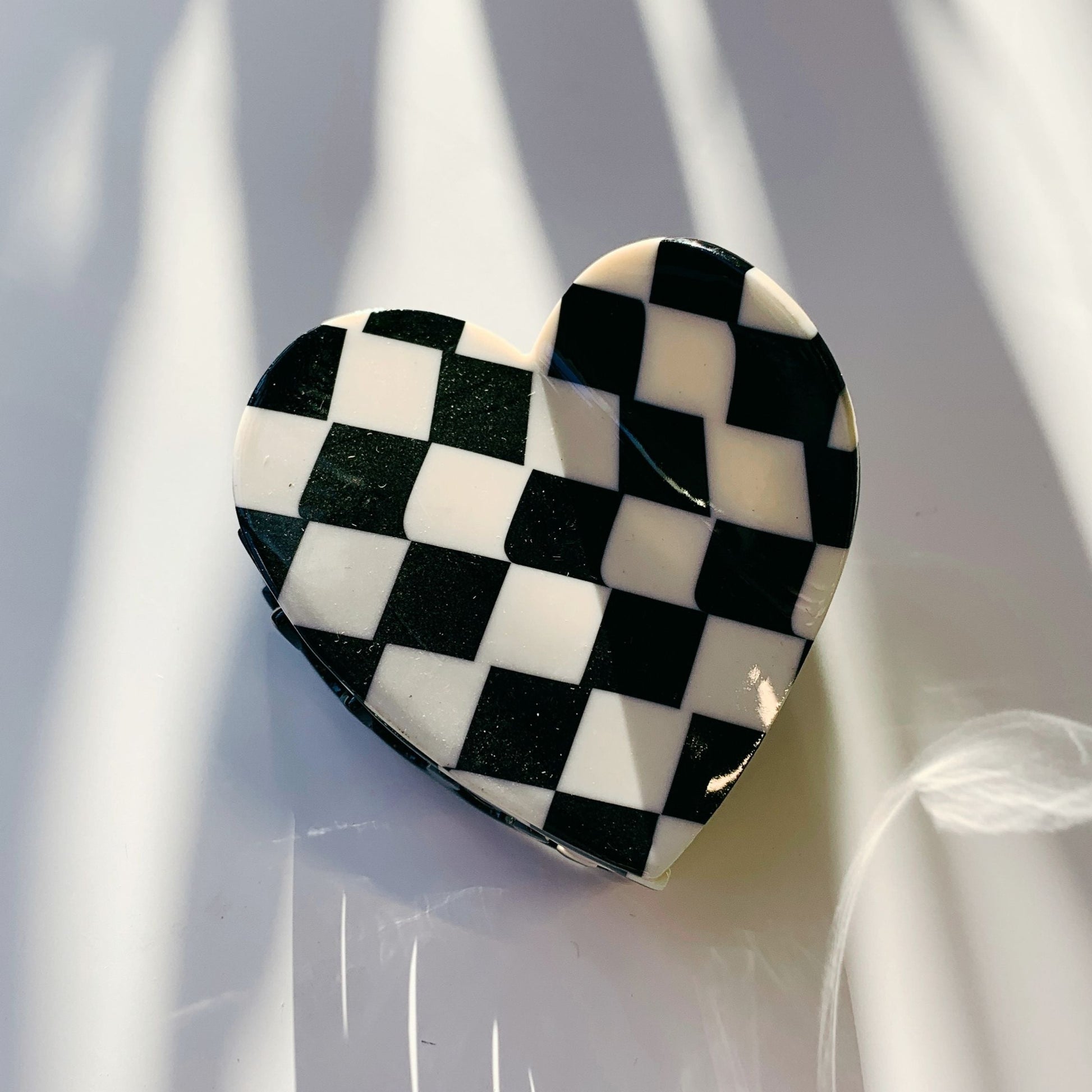 Velvet Claws Checkered Heart Hair Clip | Claw Clip in Velvet Travel Bag