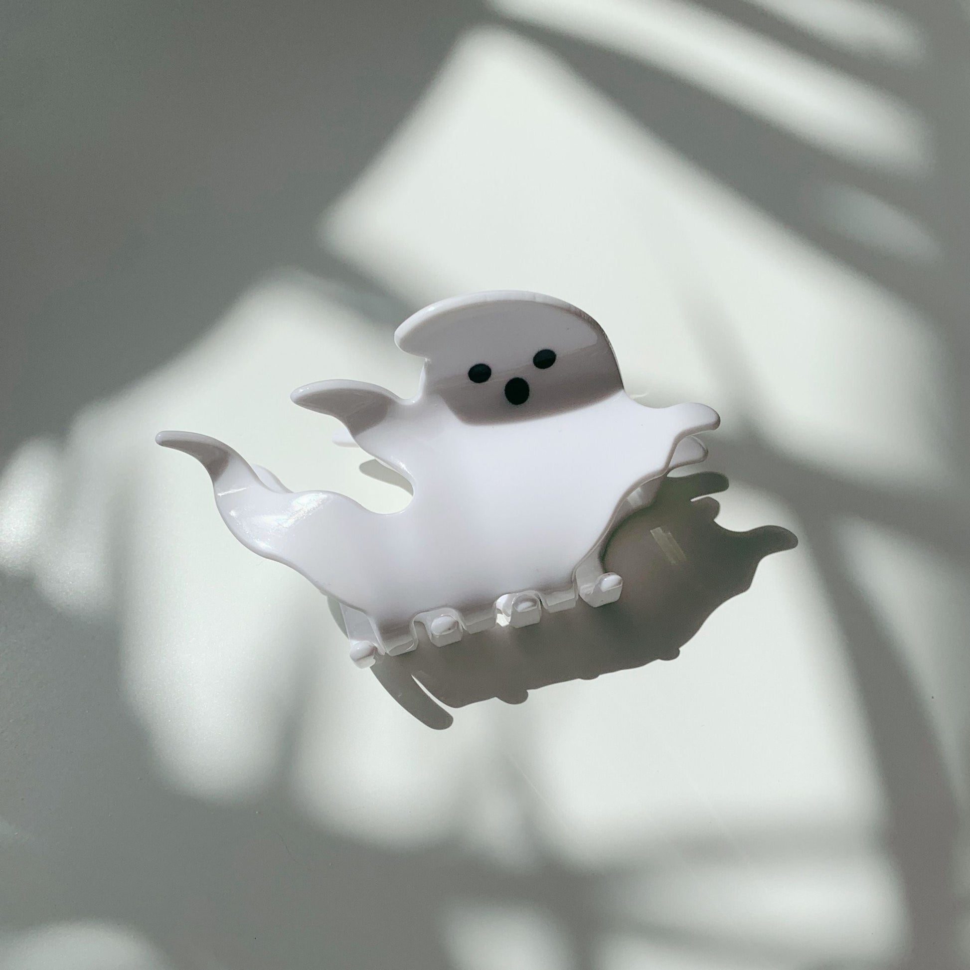 Velvet Claws "Ghost Go Fly" Hair Clip | Claw Clip in Velvet Travel Bag