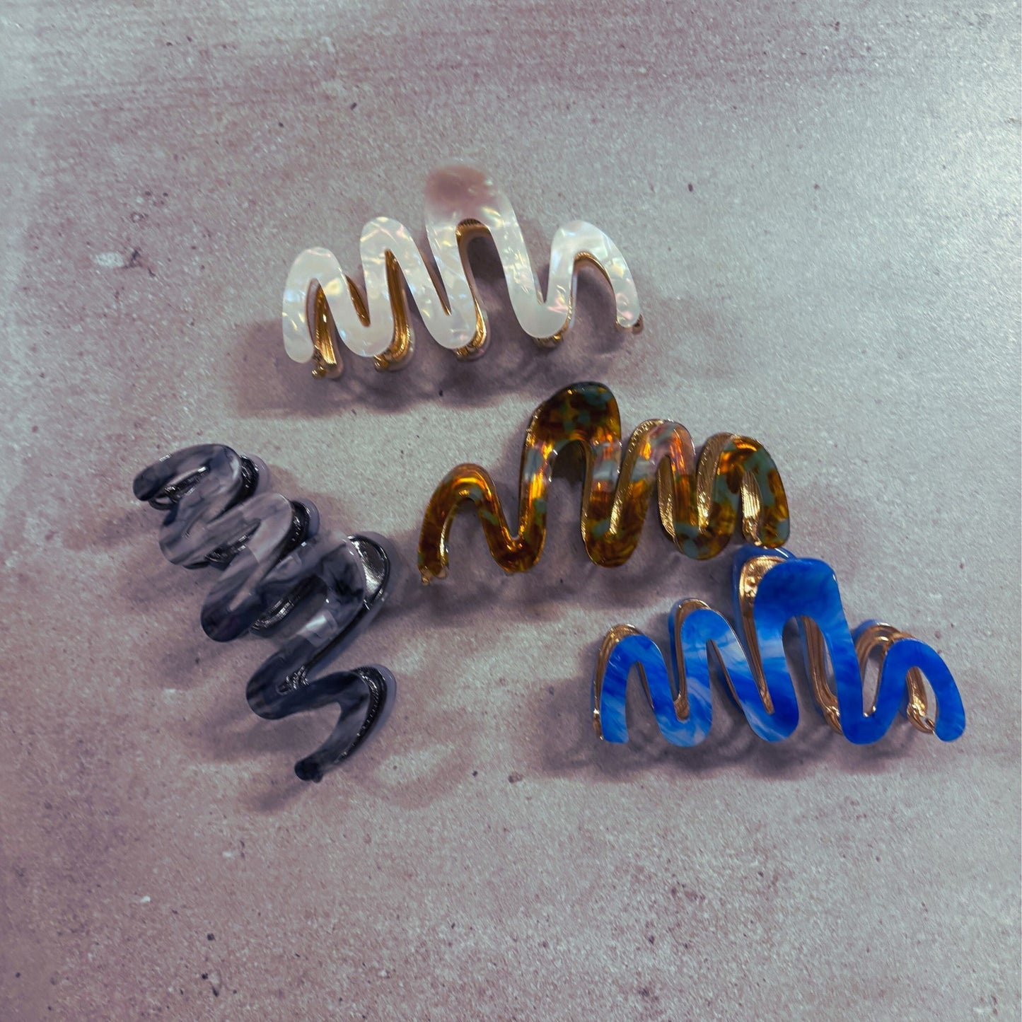 Velvet Claws Hair Clip | '80s Squiggle in Azure Sky