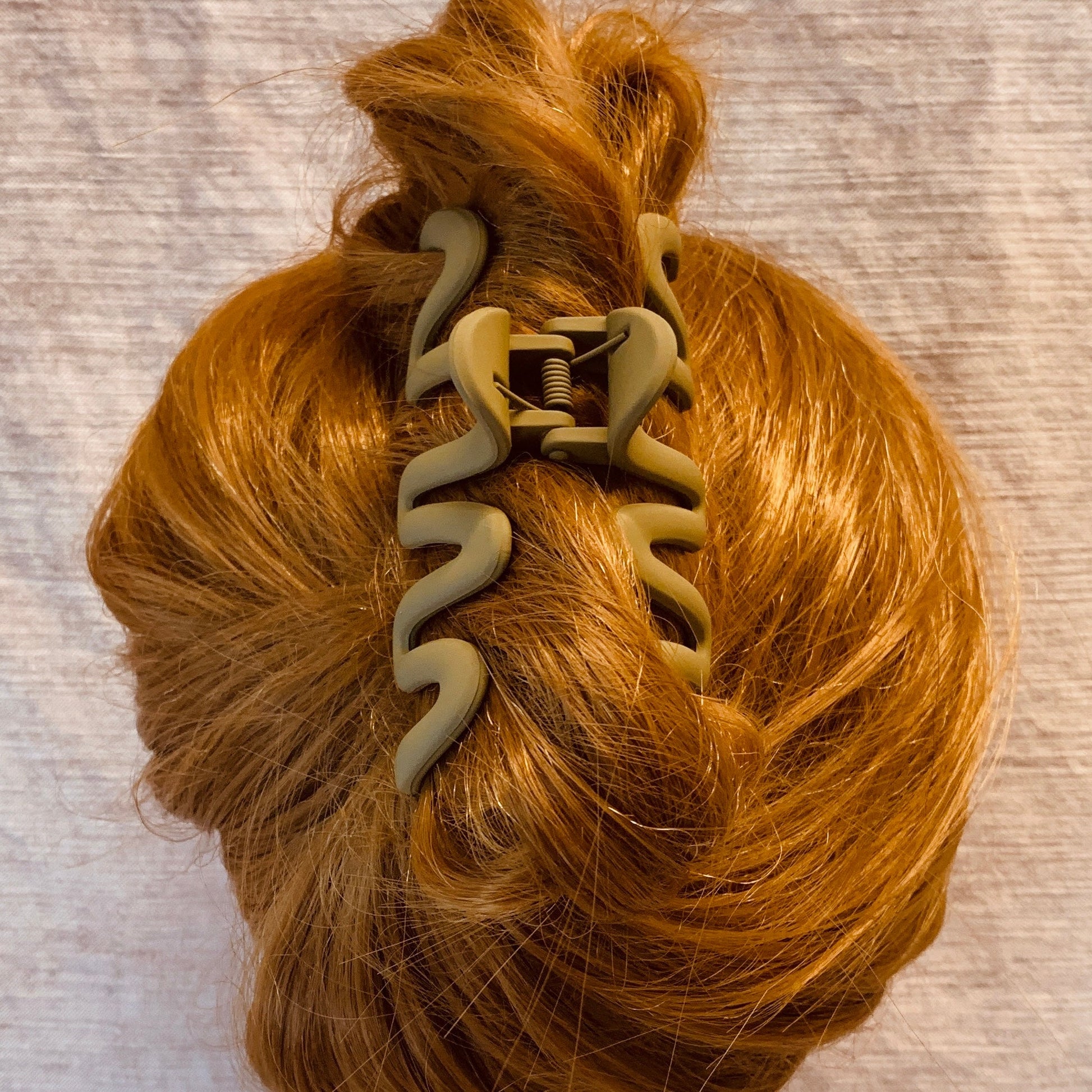 Velvet Claws Hair Clip | '80s Squiggle in Professional Khaki | Claw Clip in Velvet Travel Bag