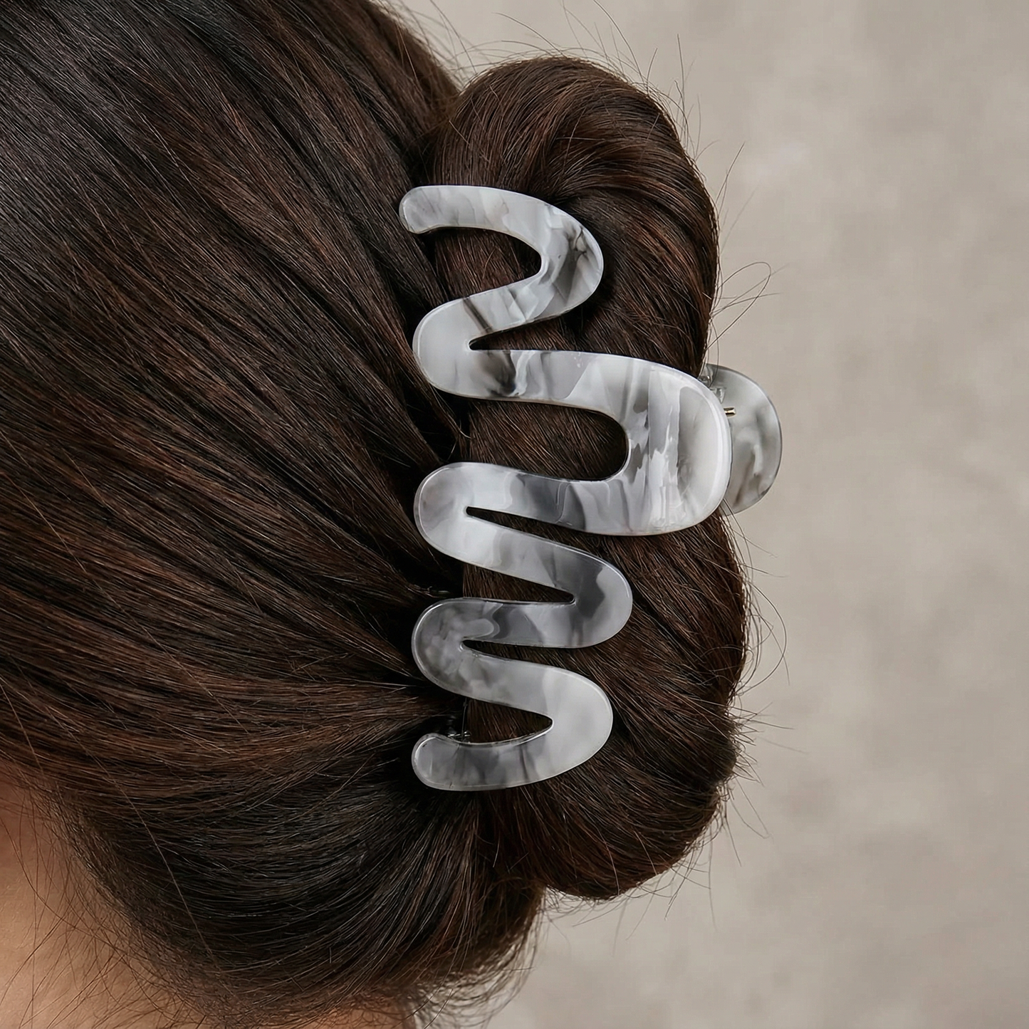Velvet Claws Hair Clip | '80s Squiggle in Professional Marble