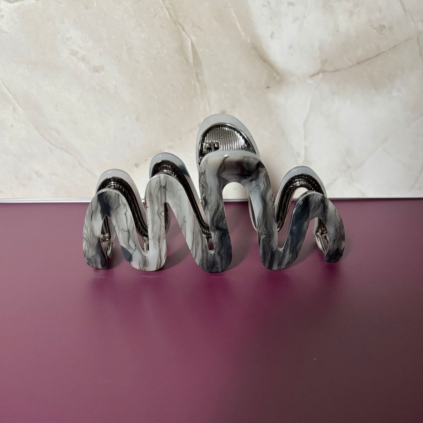 Velvet Claws Hair Clip | '80s Squiggle in Professional Marble