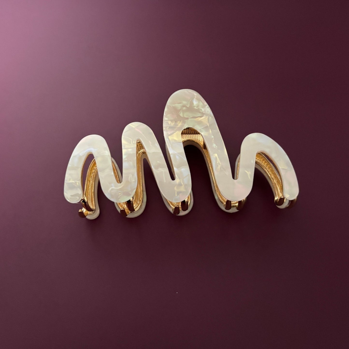 Velvet Claws Hair Clip | '80s Squiggle in Professional Opal