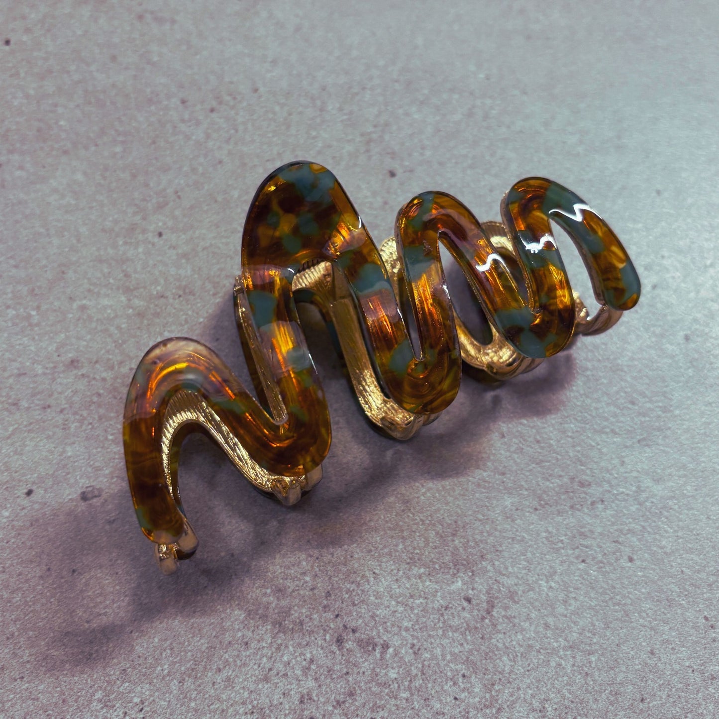 Velvet Claws Hair Clip | '80s Squiggle in Tortoise Sage