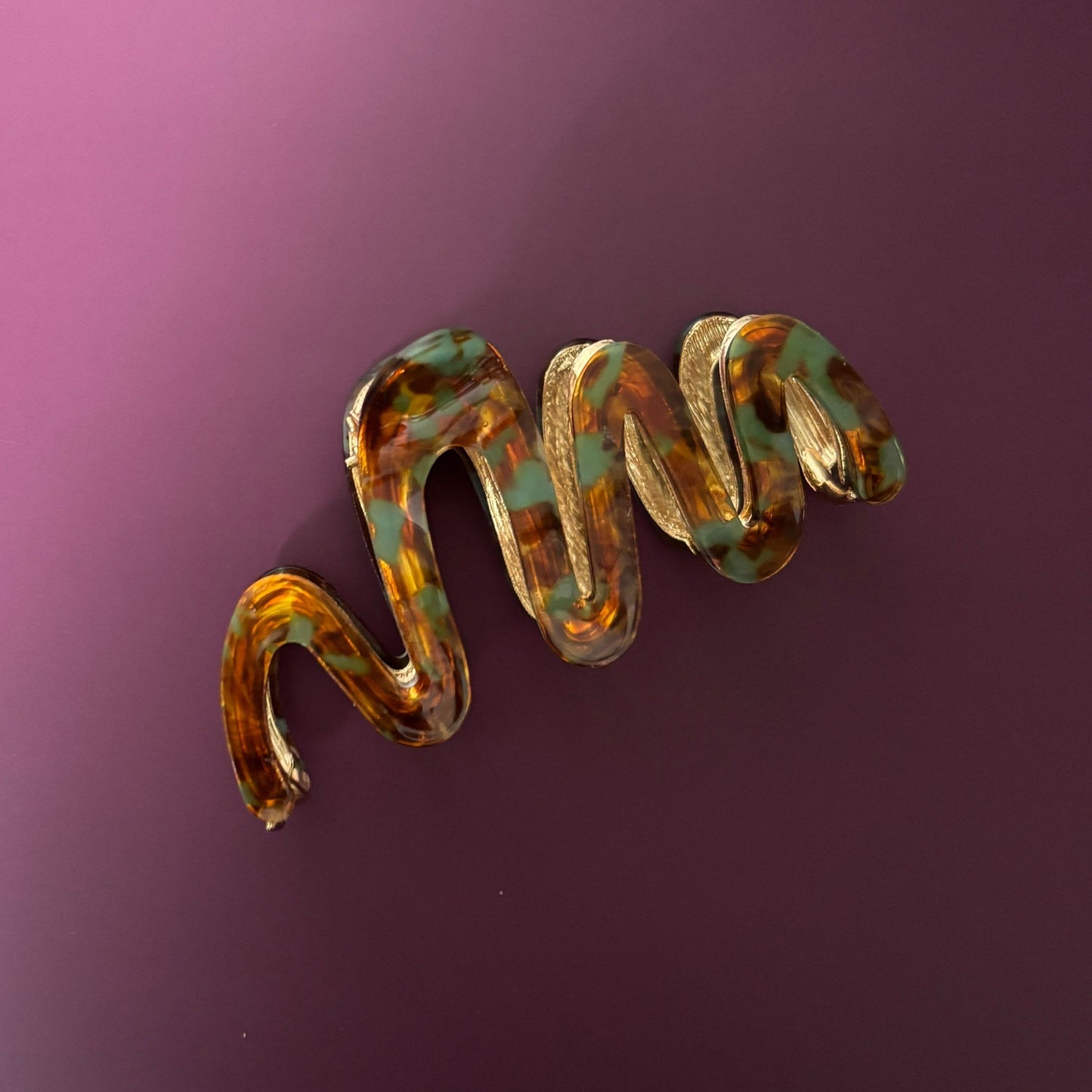 Velvet Claws Hair Clip | '80s Squiggle in Tortoise Sage | Claw Clip in Velvet Travel Bag