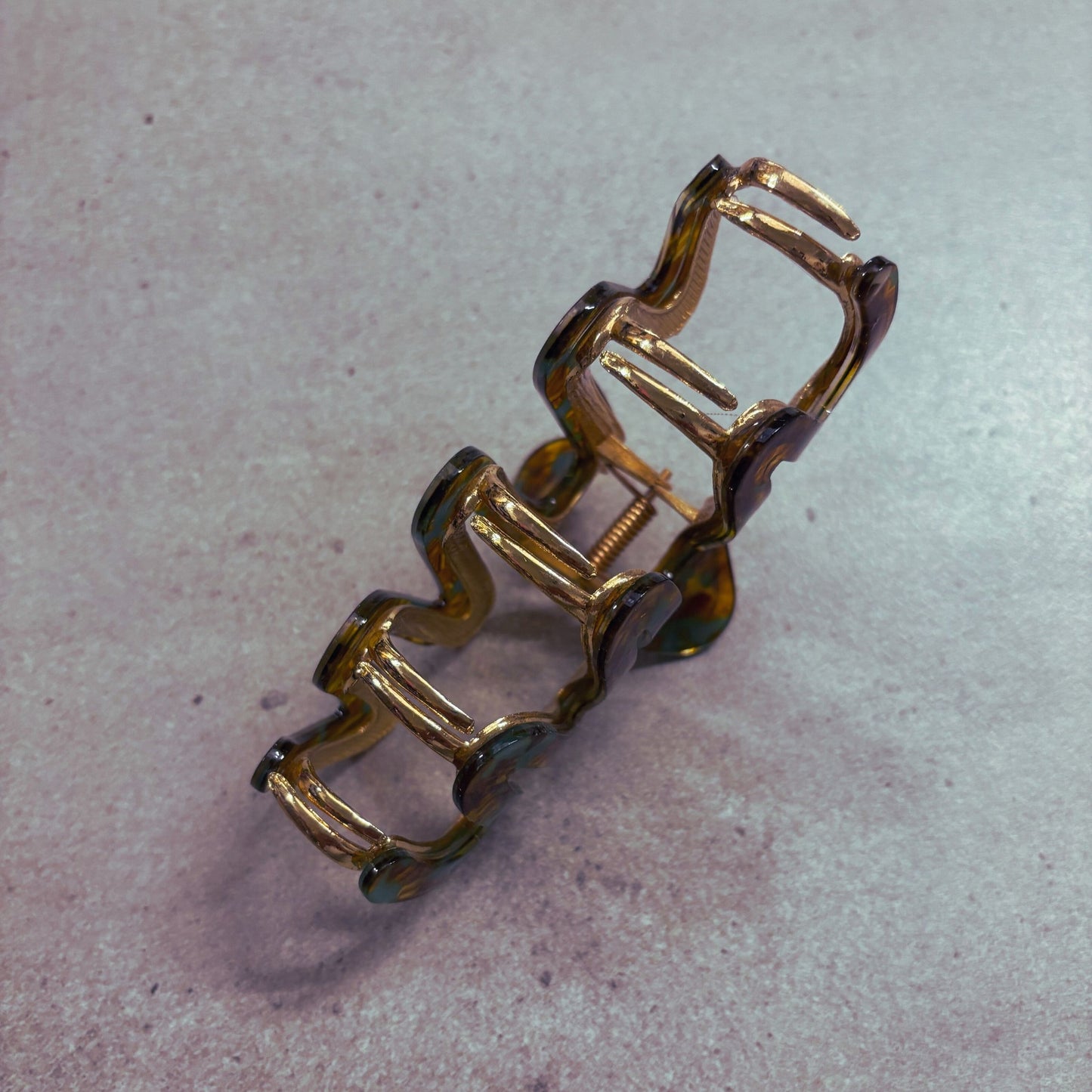 Velvet Claws Hair Clip | '80s Squiggle in Tortoise Sage | Claw Clip in Velvet Travel Bag