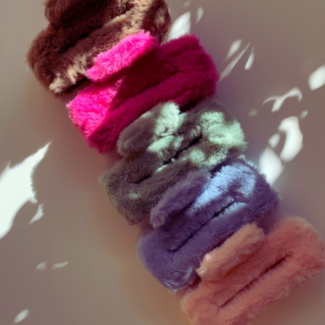 Velvet Claws Hair Clip | Rectangle Plush in Faux Fur Fuchsia | Claw Clip in Velvet Travel Bag