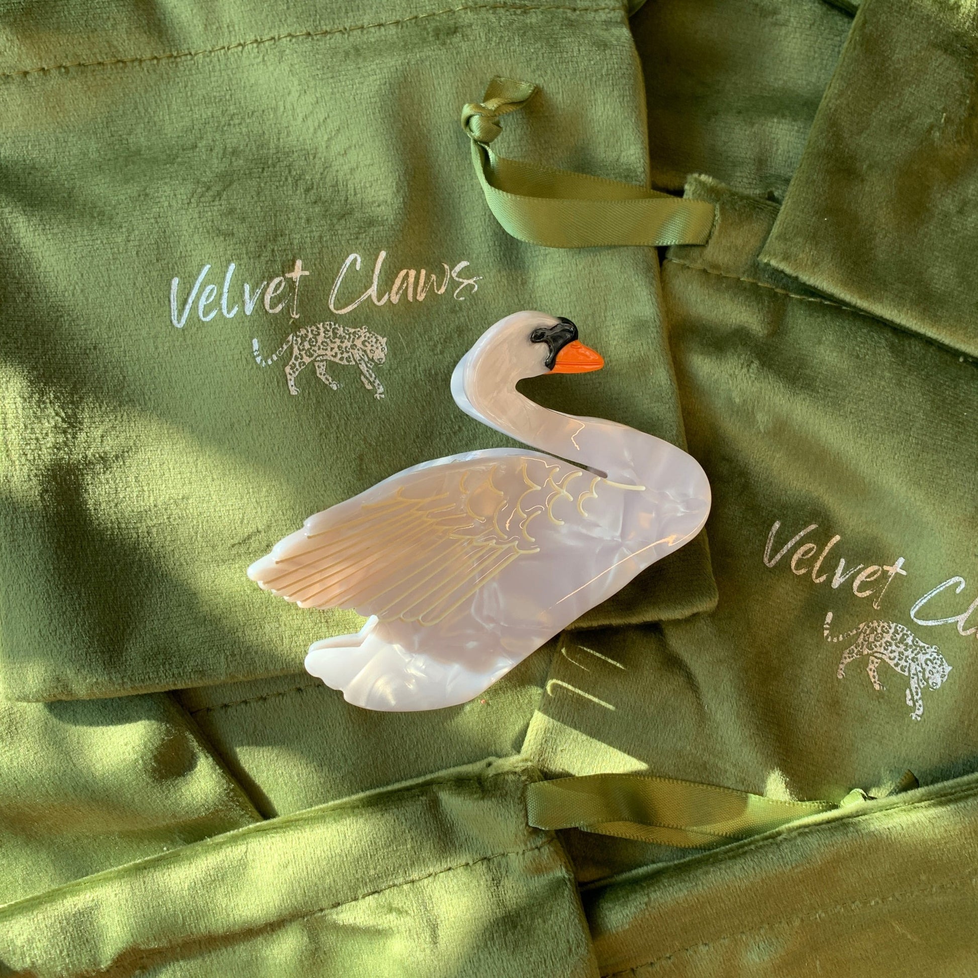 Velvet Claws Hair Clip | The Swan in White | Claw Clip in Velvet Travel Bag