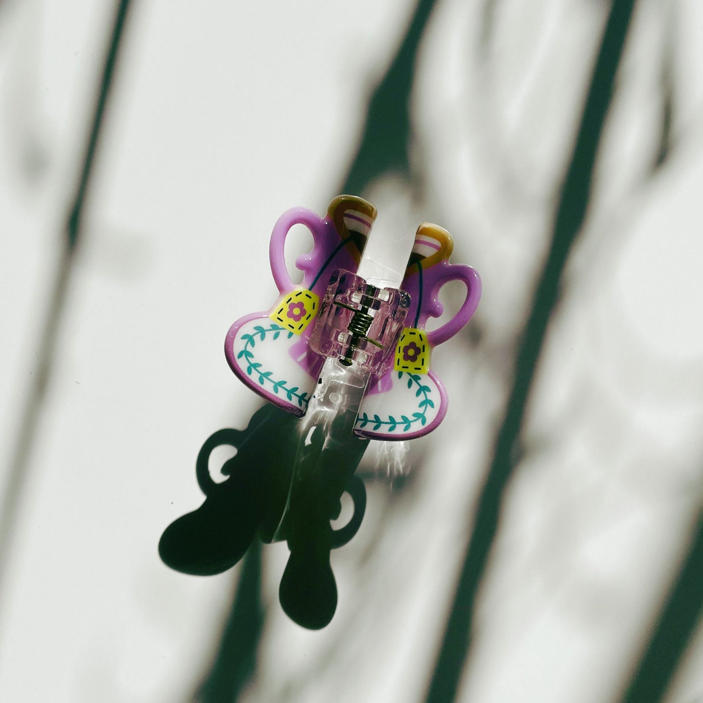 Velvet Claws Lilac Tea Cup with Flowers Hair Claw | Claw Clip