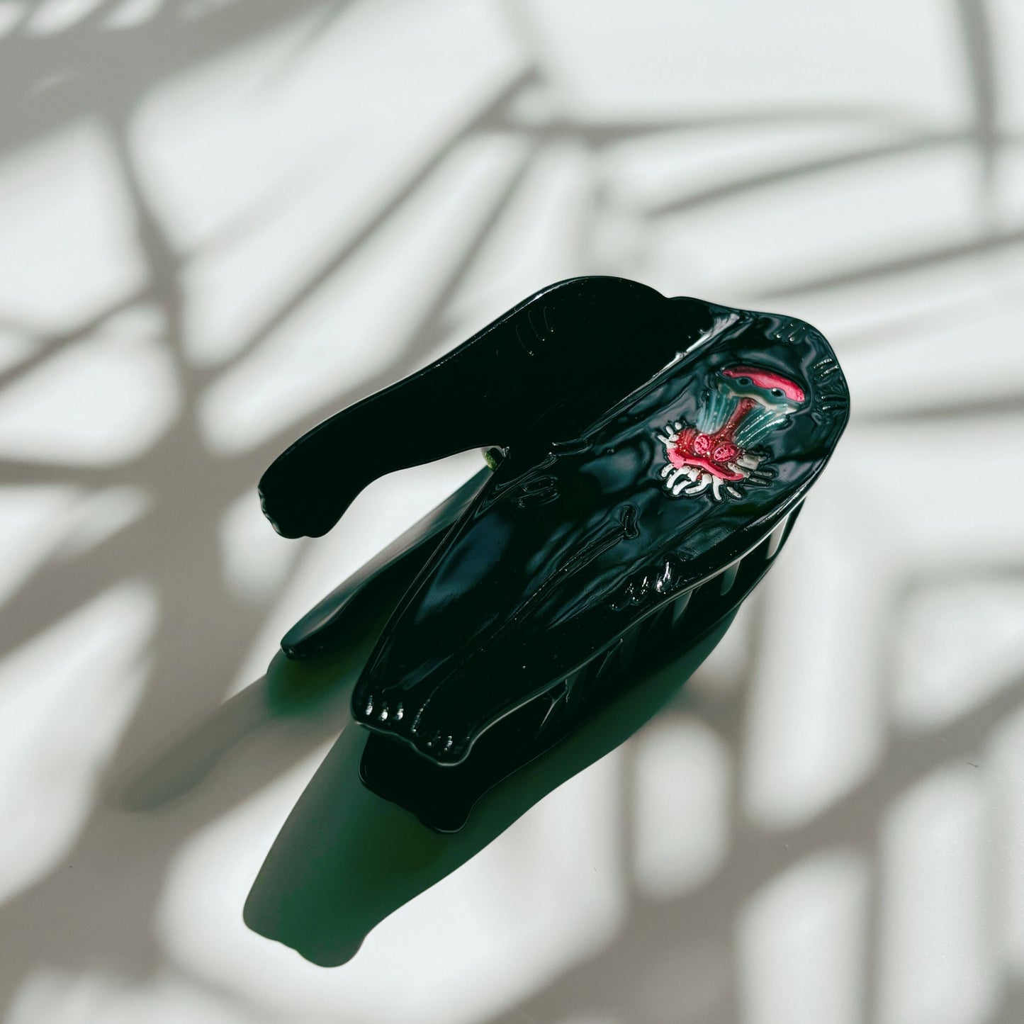 Velvet Claws Mandrill Ape Hair Claw in Black