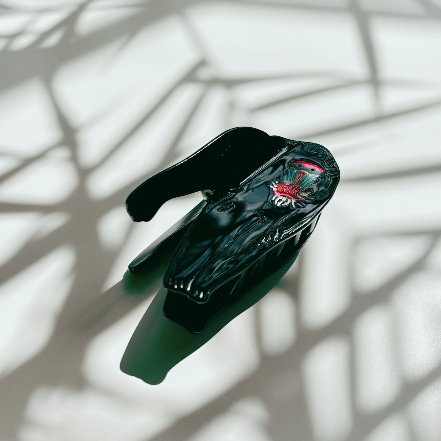 Velvet Claws Mandrill Ape Hair Claw in Black