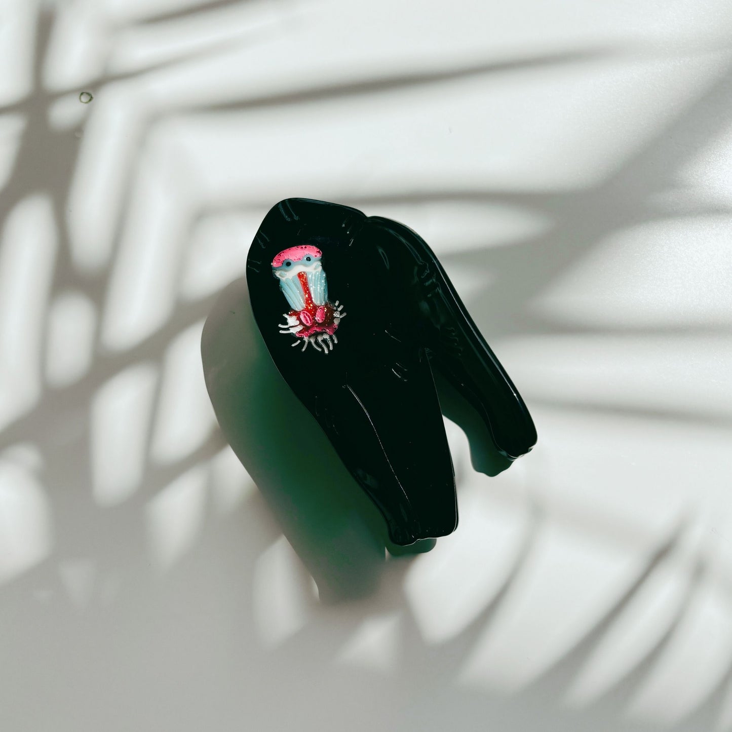 Velvet Claws Mandrill Ape Hair Claw in Black