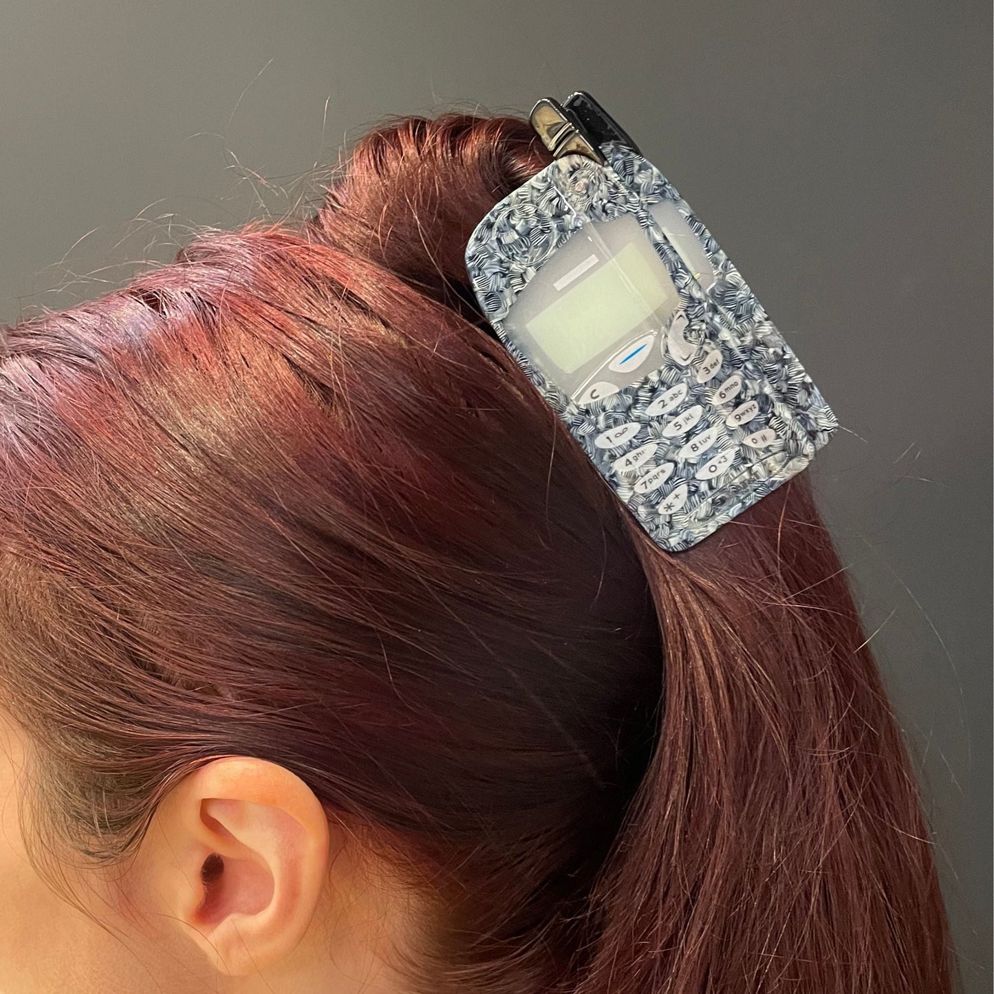 Velvet Claws Millennial Cellphone Hair Clip | Claw Clip in Velvet Travel Bag