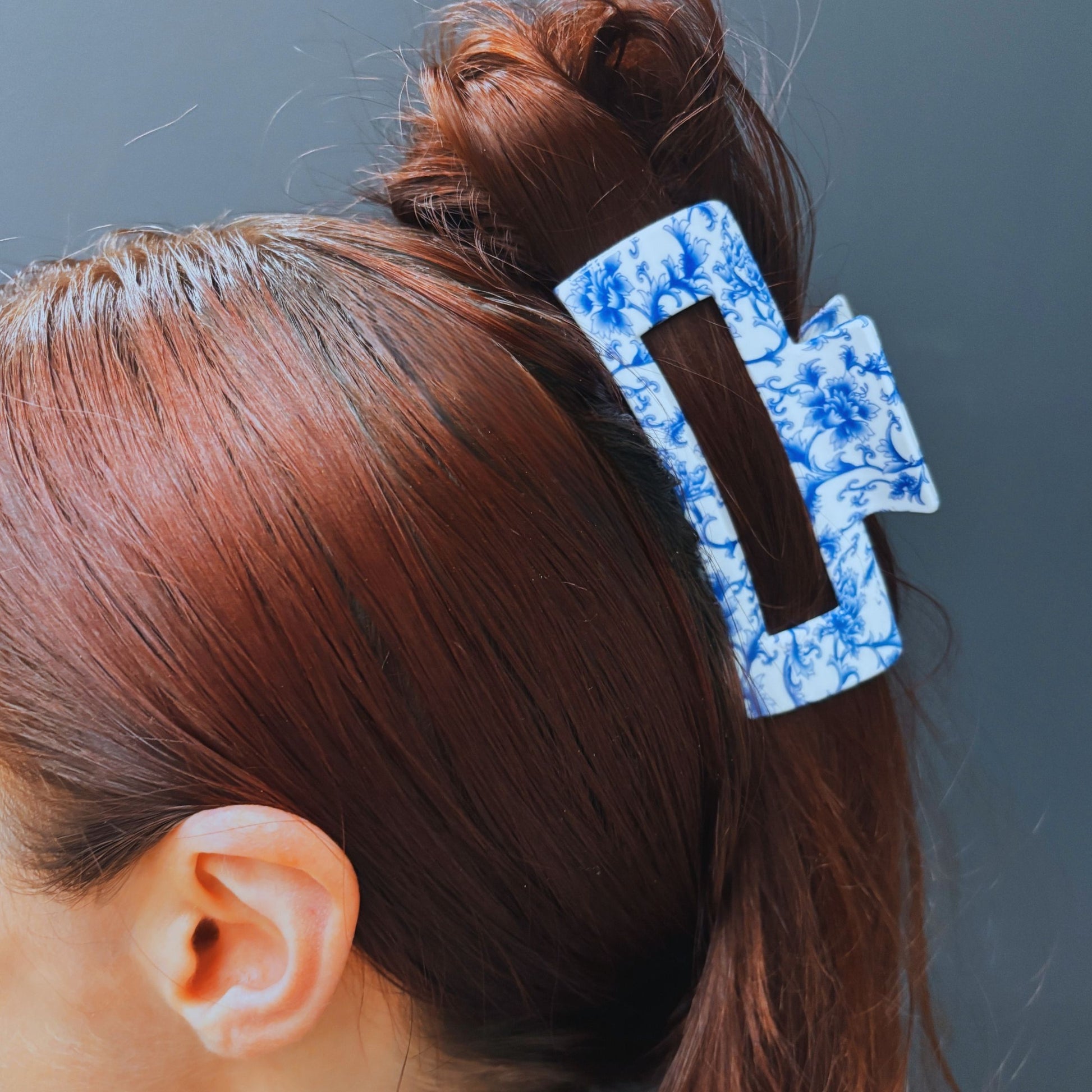 Velvet Claws Painted Pottery Blue Floral Hair Clip | Claw Clip in Velvet Travel Bag