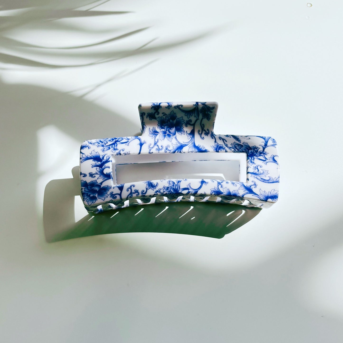 Velvet Claws Painted Pottery Blue Floral Hair Clip | Claw Clip in Velvet Travel Bag