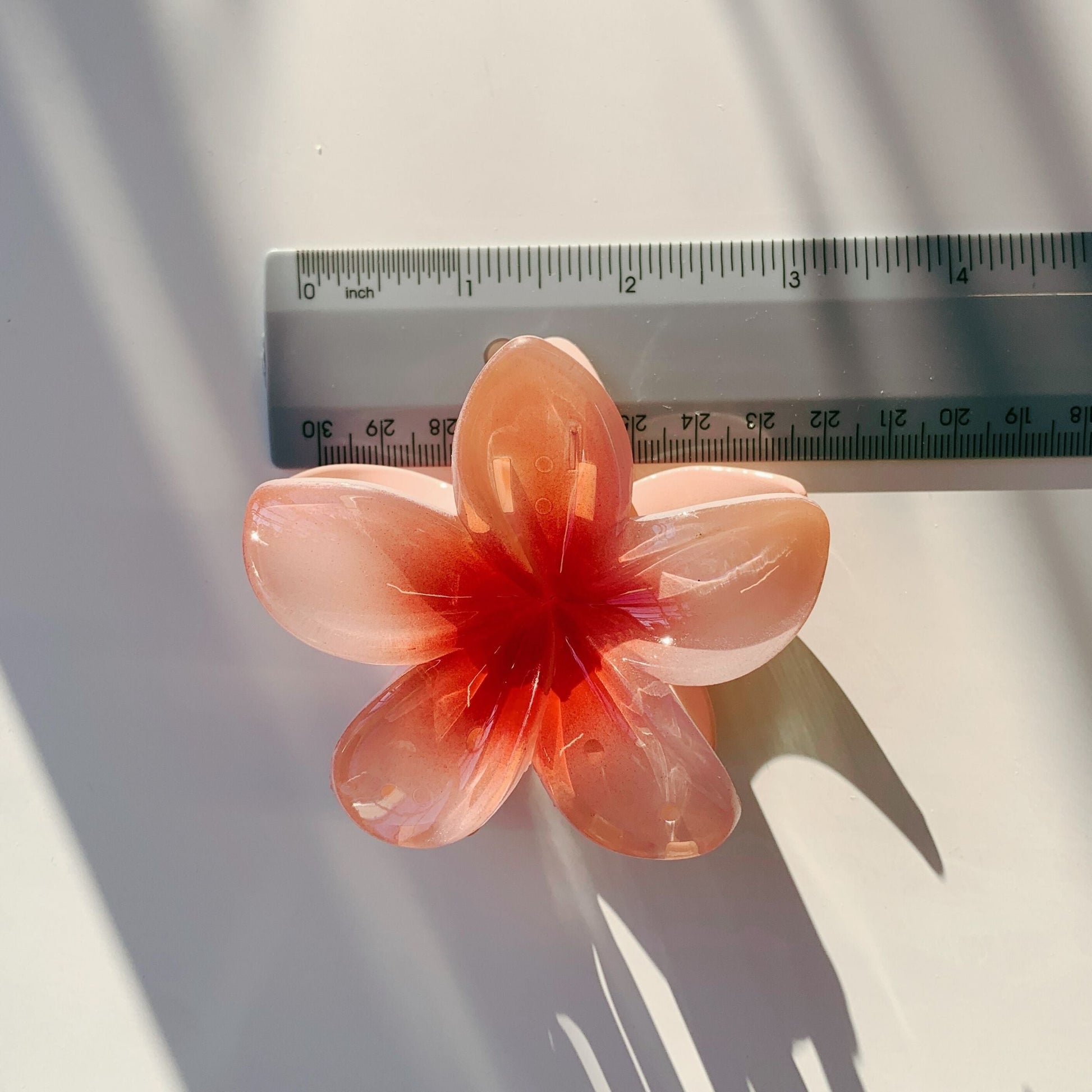 Velvet Claws Peach Flower Hair Claw | Claw Clip in Velvet Travel Bag