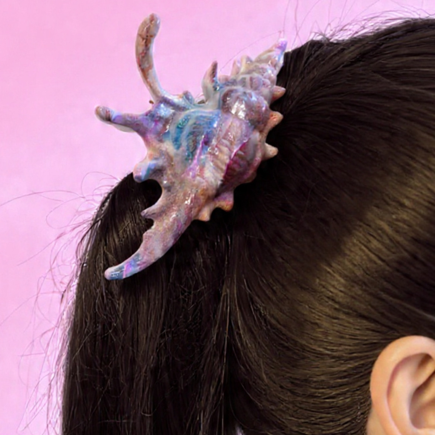Velvet Claws Realistic Conch Shell Hair Claw in Mermaid Colors