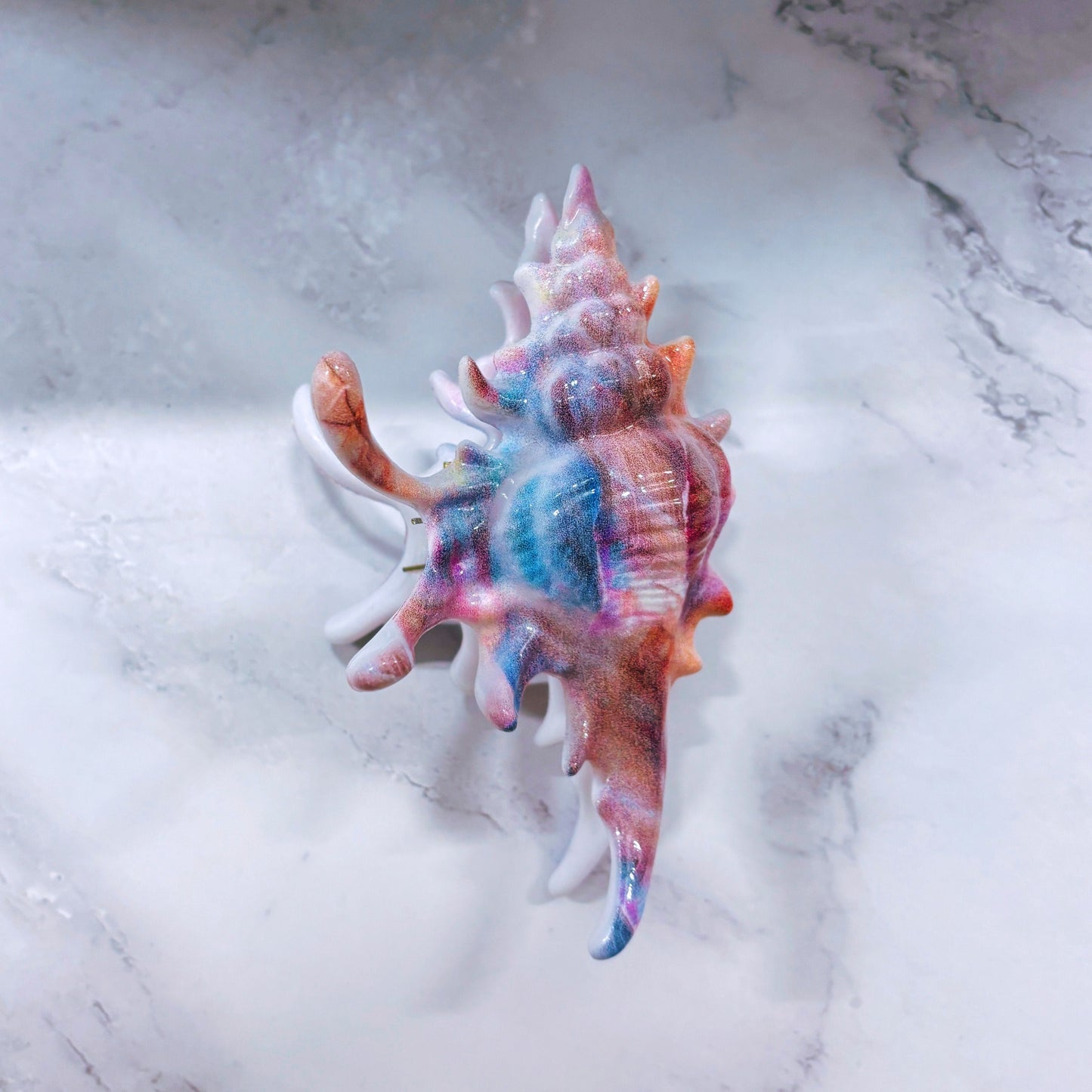 Velvet Claws Realistic Conch Shell Hair Claw in Mermaid Colors