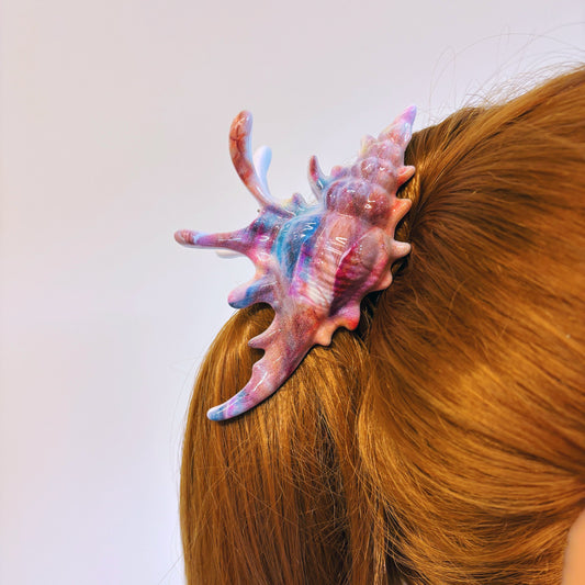 Velvet Claws Realistic Conch Shell Hair Claw in Mermaid Colors | Claw Clip in Velvet Travel Bag