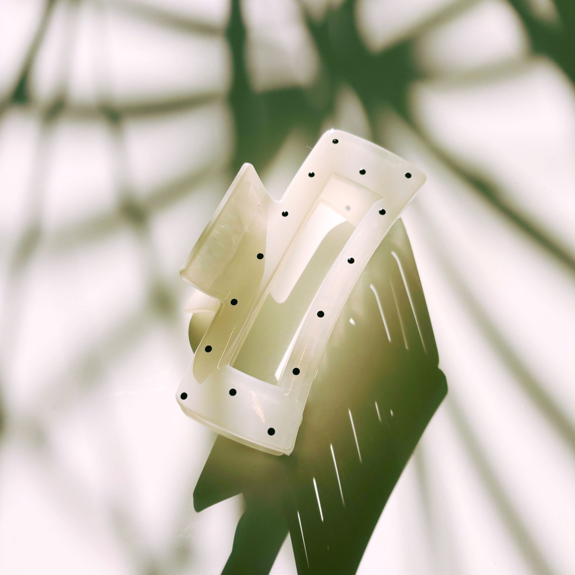 Velvet Claws Uptown Lady in White Dot Hair Clip | Claw Clip in Velvet Travel Bag