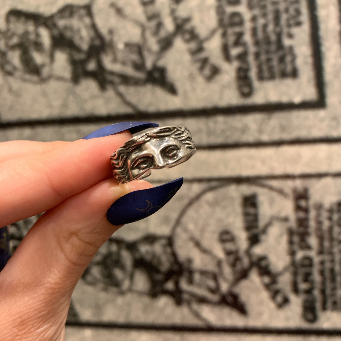 Venus De Milo Statue Adjustable Ring in Silver