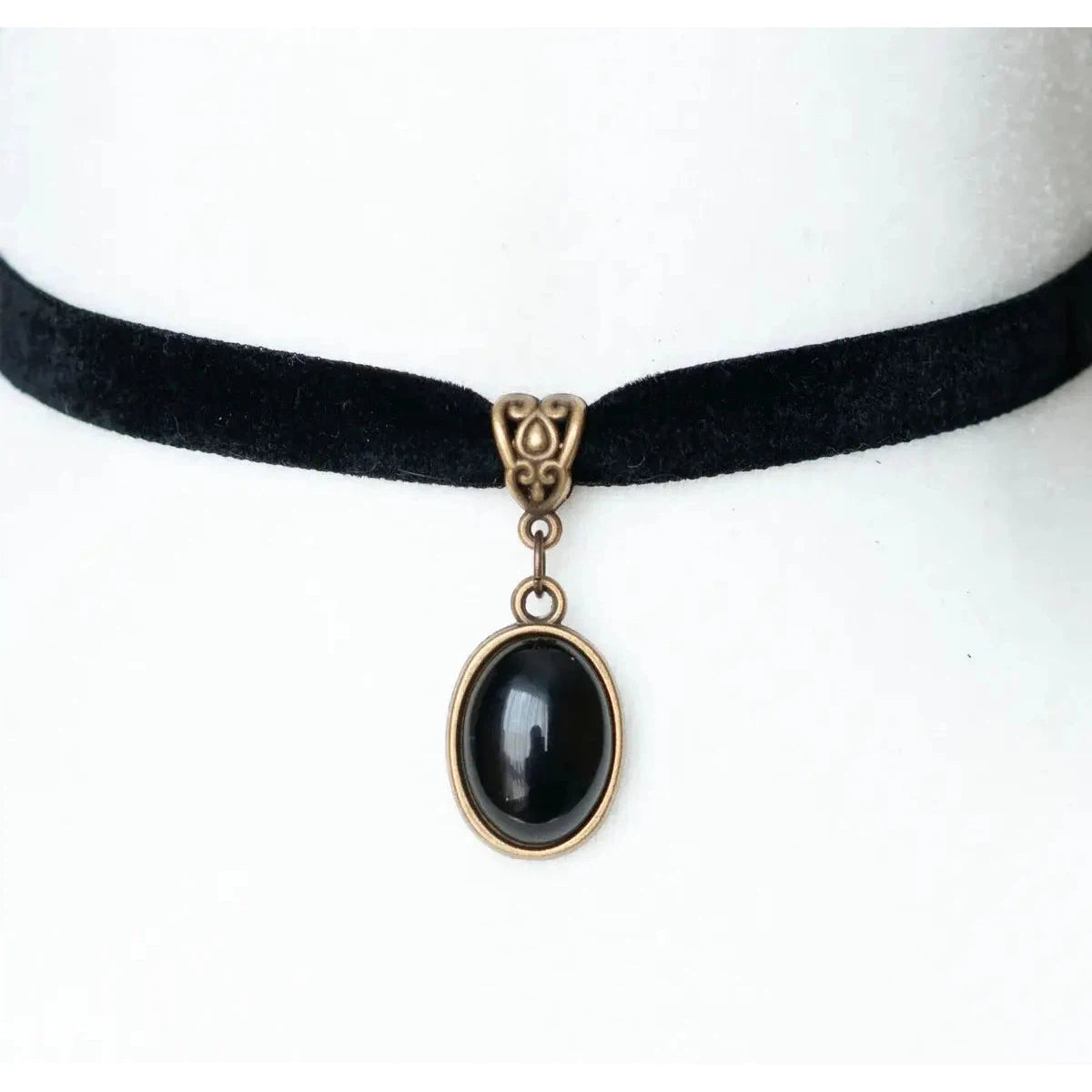 Victorian Black Velvet Choker with Agate Gemstone Pendant