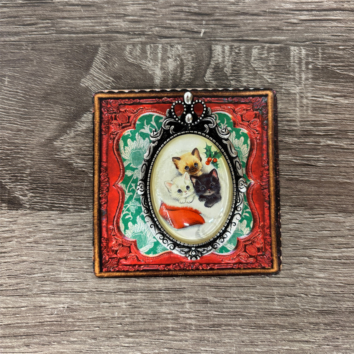Vintage Christmas Kittens Brooch in Antiqued Silver-Asunder Bazaar-The Bullish Store