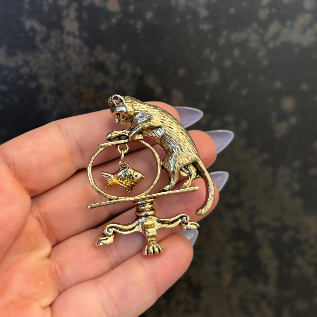 Classic Brooch Collection in Metal Alloy [8 Style Options]