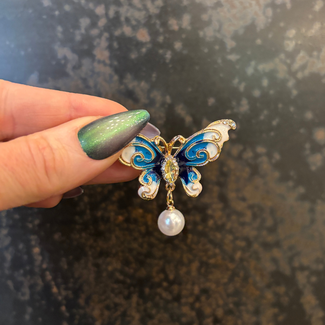Classic Brooch Collection in Metal Alloy [8 Style Options]