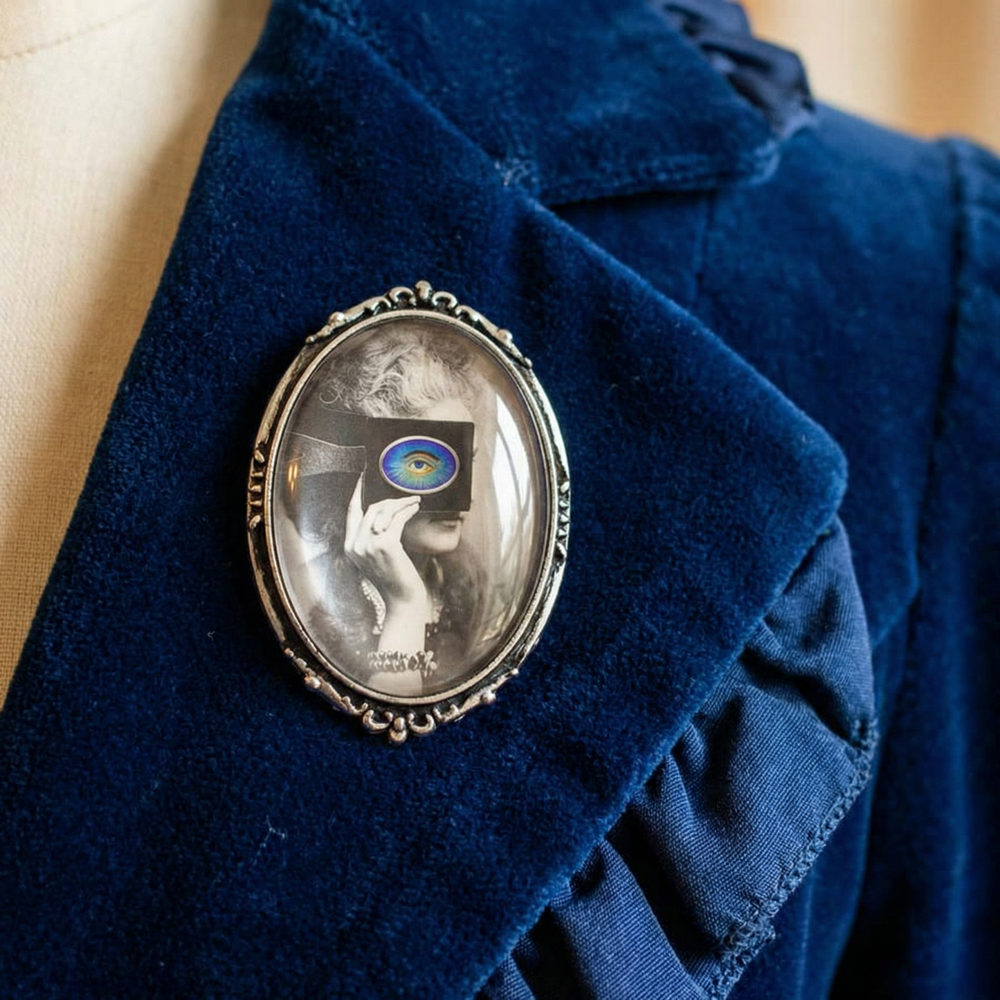 Virginia Oldoini Countess of Castiglione Brooch | Vintage Portrait Art in Antiqued Silver Tone