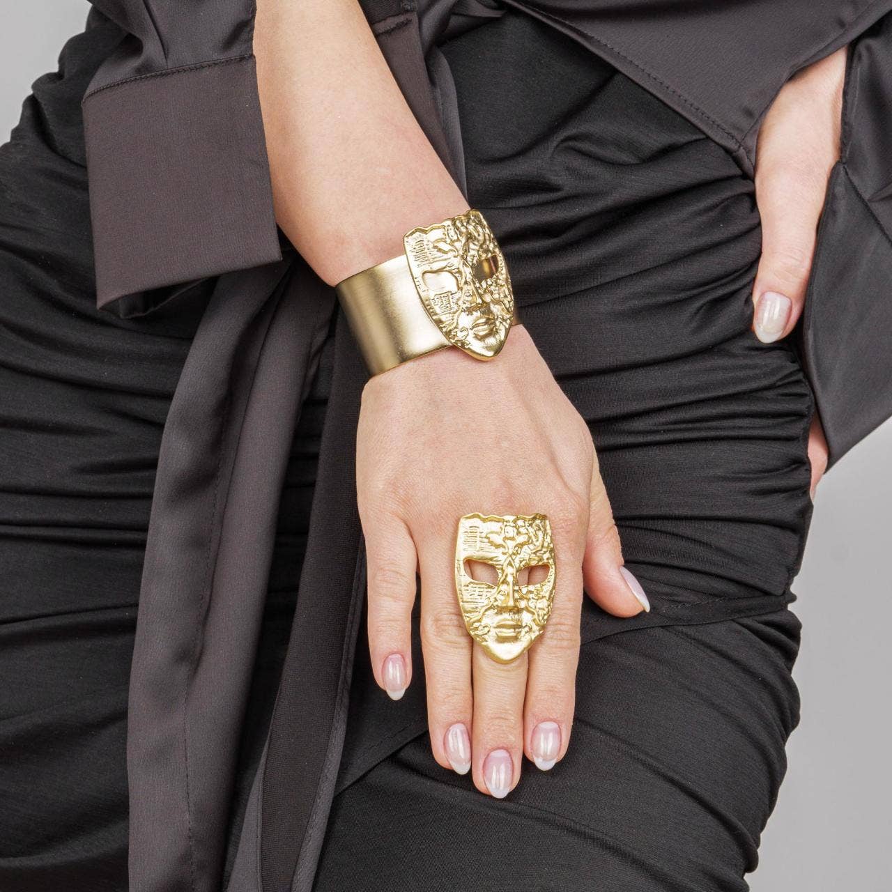 ZeyDor Gold Mask Figure Bracelet Set | Handmade in Türkiye