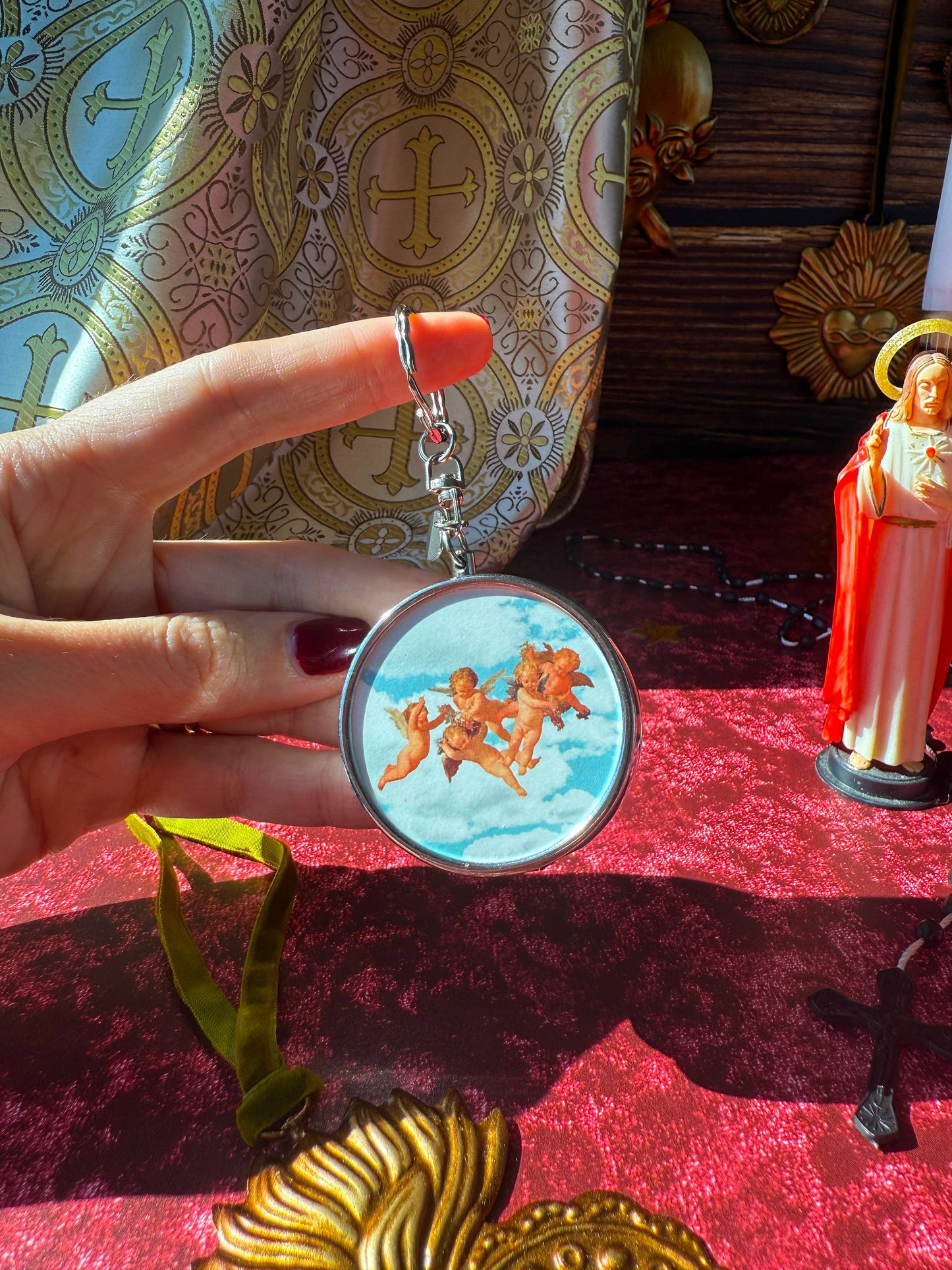 Cherub Ash Tray Keychain | Angel Cherub Pocket Ashtray Keychain | Cute Kitsch Smoking Accessory